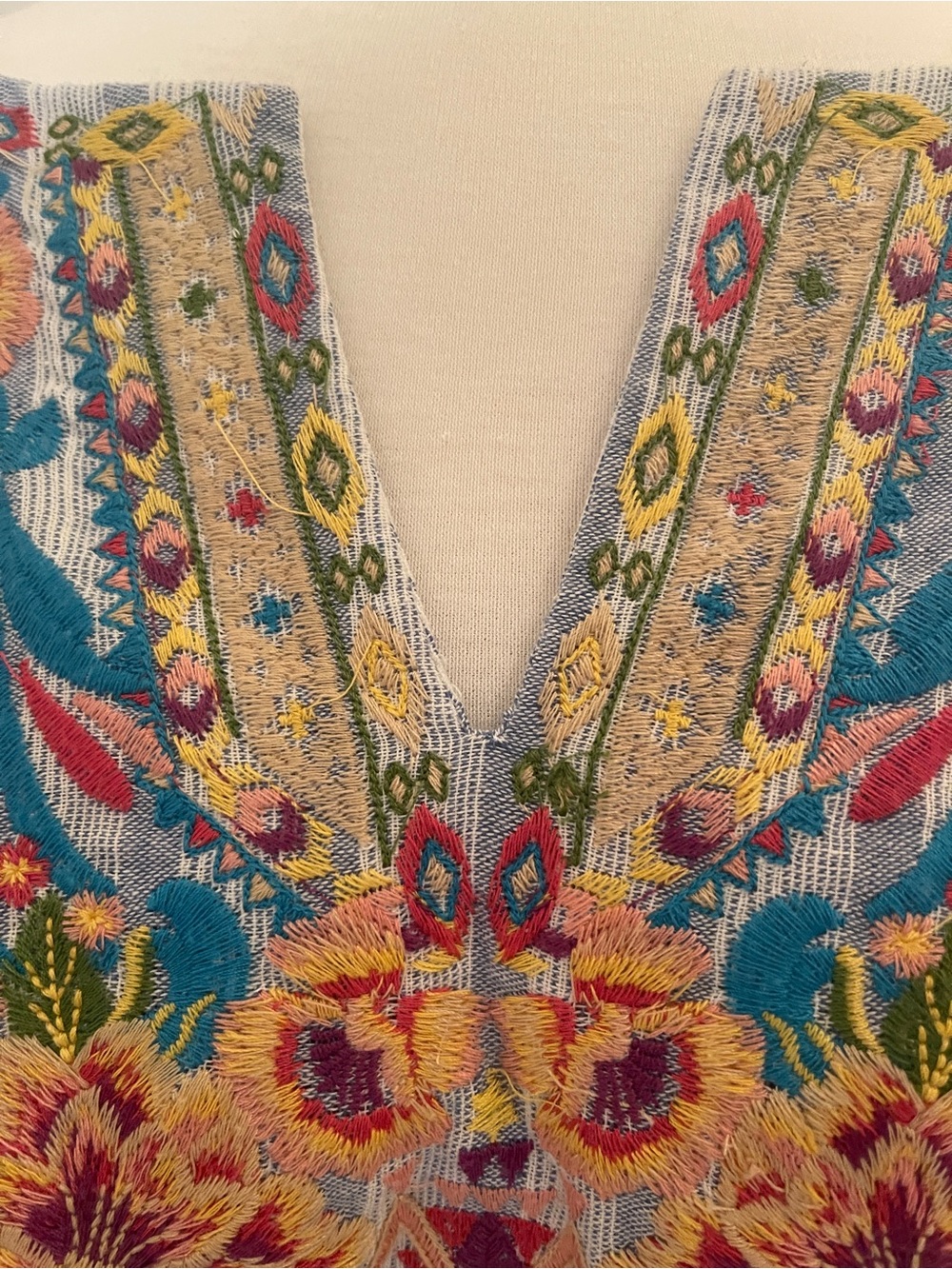 Savanna Jane Boho Embroidered Strip Blouse with Floral back. Size 1X - Picture 4 of 11